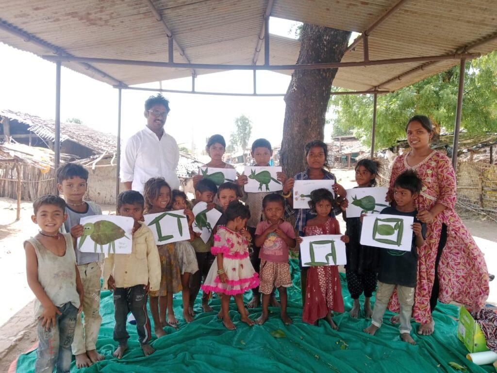 Tribal-Kids-art-with-leaves